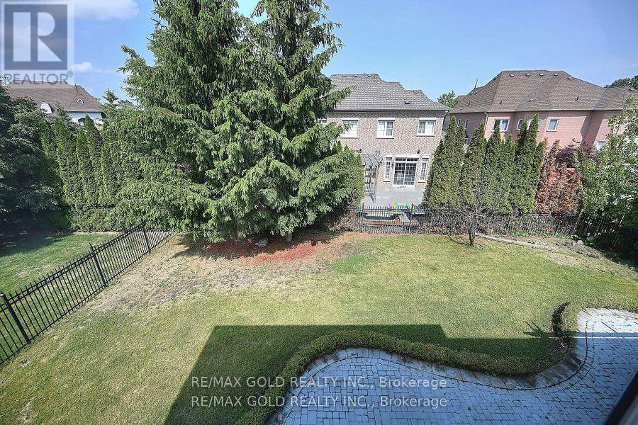 42 Louvain Drive, Brampton, Ontario  L6P 1W7 - Photo 31 - W12417381
