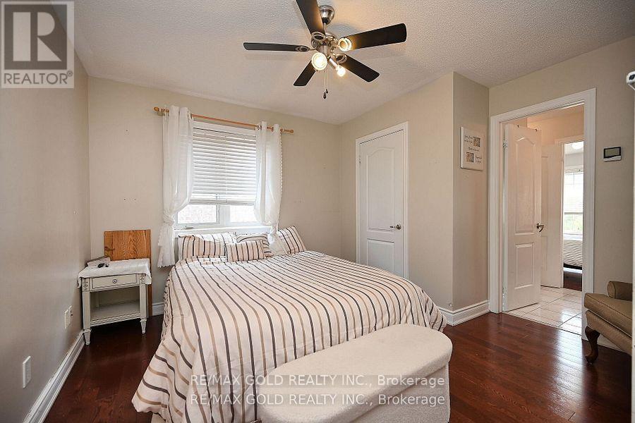 42 Louvain Drive, Brampton, Ontario  L6P 1W7 - Photo 33 - W12417381