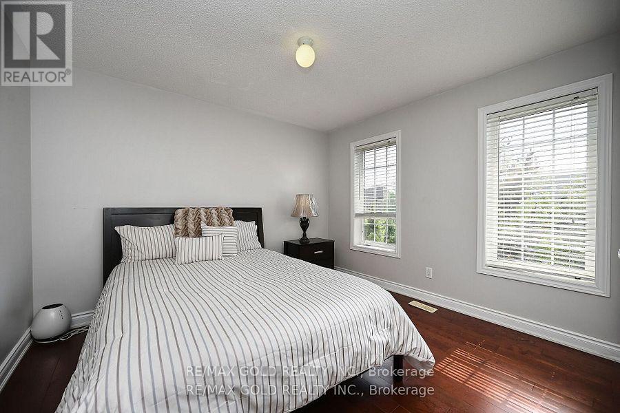 42 Louvain Drive, Brampton, Ontario  L6P 1W7 - Photo 34 - W12417381