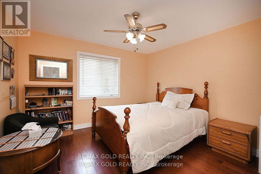 42 Louvain Drive, Brampton, Ontario  L6P 1W7 - Photo 37 - W12417381