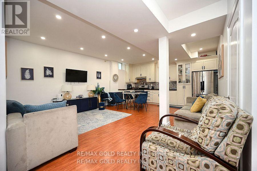 42 Louvain Drive, Brampton, Ontario  L6P 1W7 - Photo 43 - W12417381