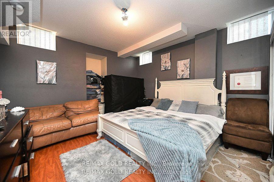 42 Louvain Drive, Brampton, Ontario  L6P 1W7 - Photo 45 - W12417381