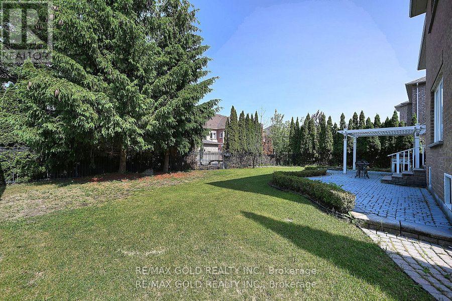 42 Louvain Drive, Brampton, Ontario  L6P 1W7 - Photo 48 - W12417381