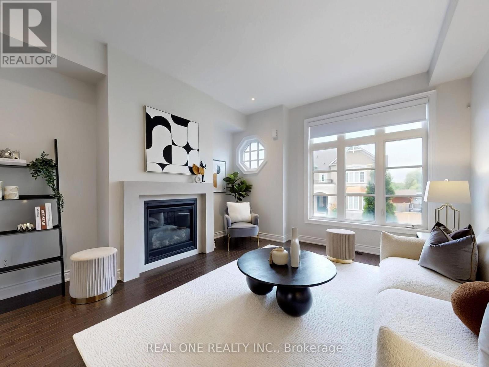 2161 Lillykin Street, Oakville, Ontario  L6H 0N2 - Photo 4 - W12417384