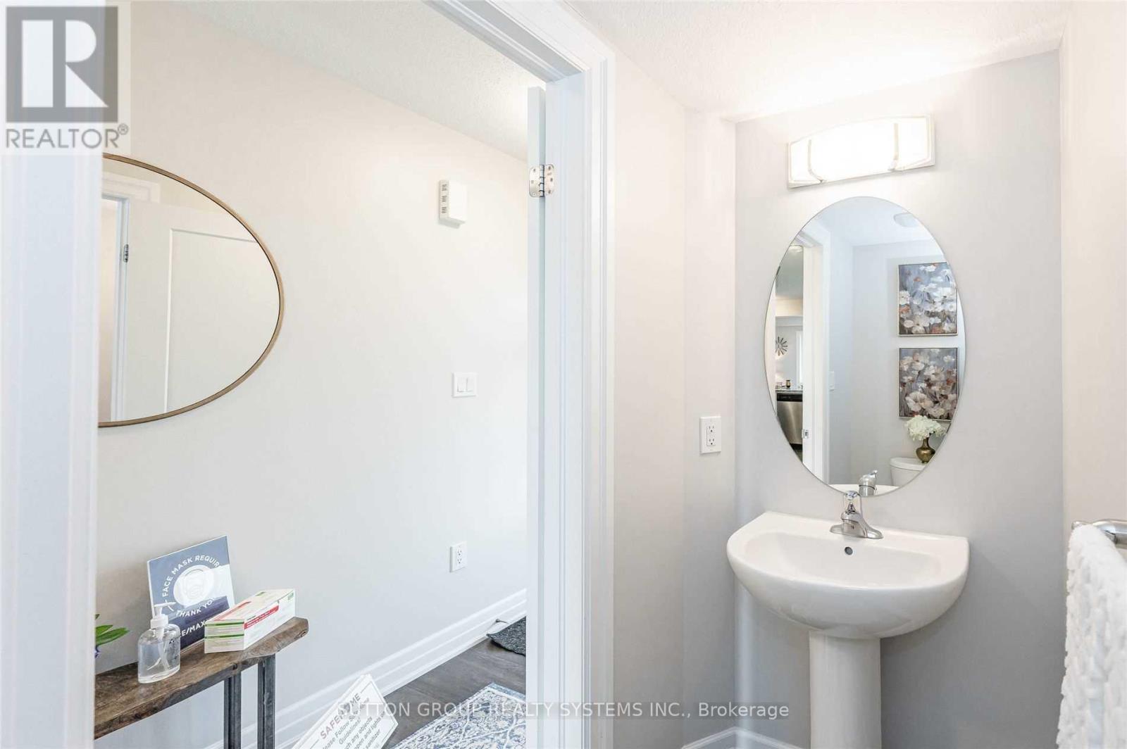54 Nieson Street, Cambridge, Ontario  N1R 0B9 - Photo 8 - X12417370