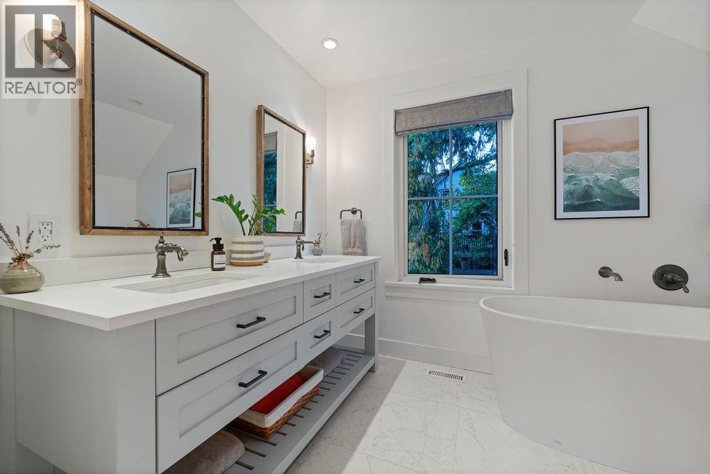 230 E 28 Street, North Vancouver, British Columbia  V7N 1C2 - Photo 27 - R3042491