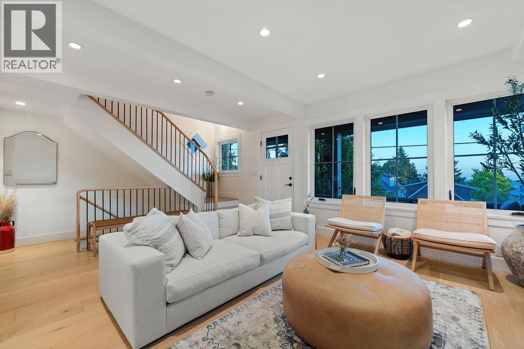 230 E 28 Street, North Vancouver, British Columbia  V7N 1C2 - Photo 5 - R3042491