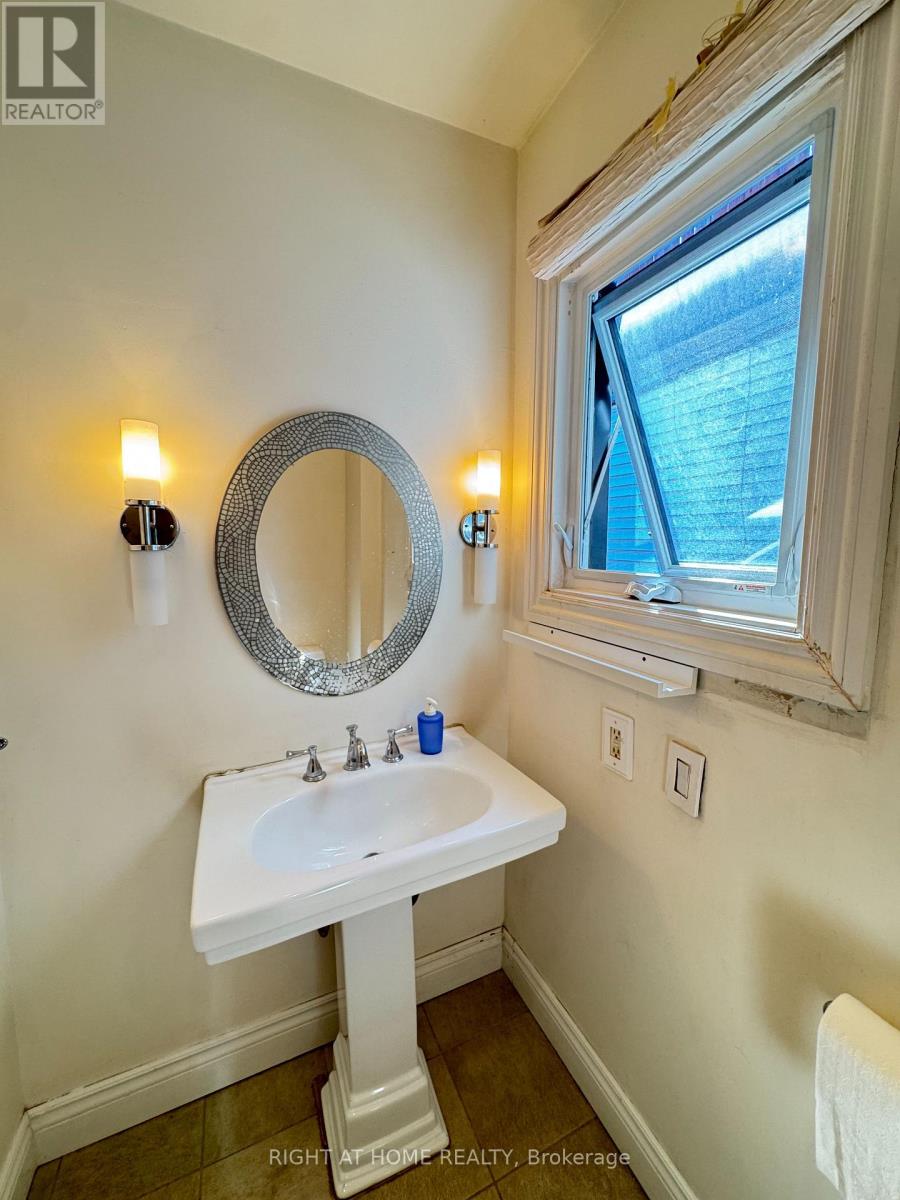 755 Gerrard Street E, Toronto, Ontario  M4M 1Y5 - Photo 15 - E12417390