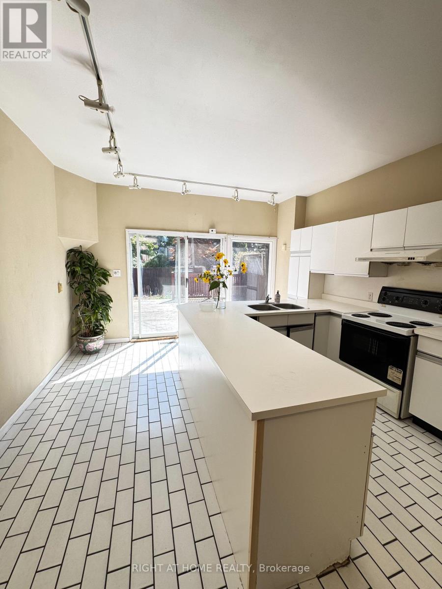 755 Gerrard Street E, Toronto, Ontario  M4M 1Y5 - Photo 7 - E12417390