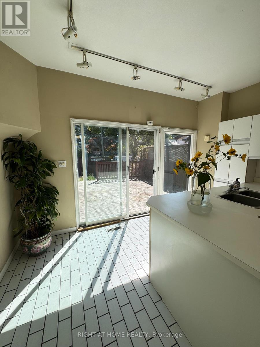 755 Gerrard Street E, Toronto, Ontario  M4M 1Y5 - Photo 9 - E12417390