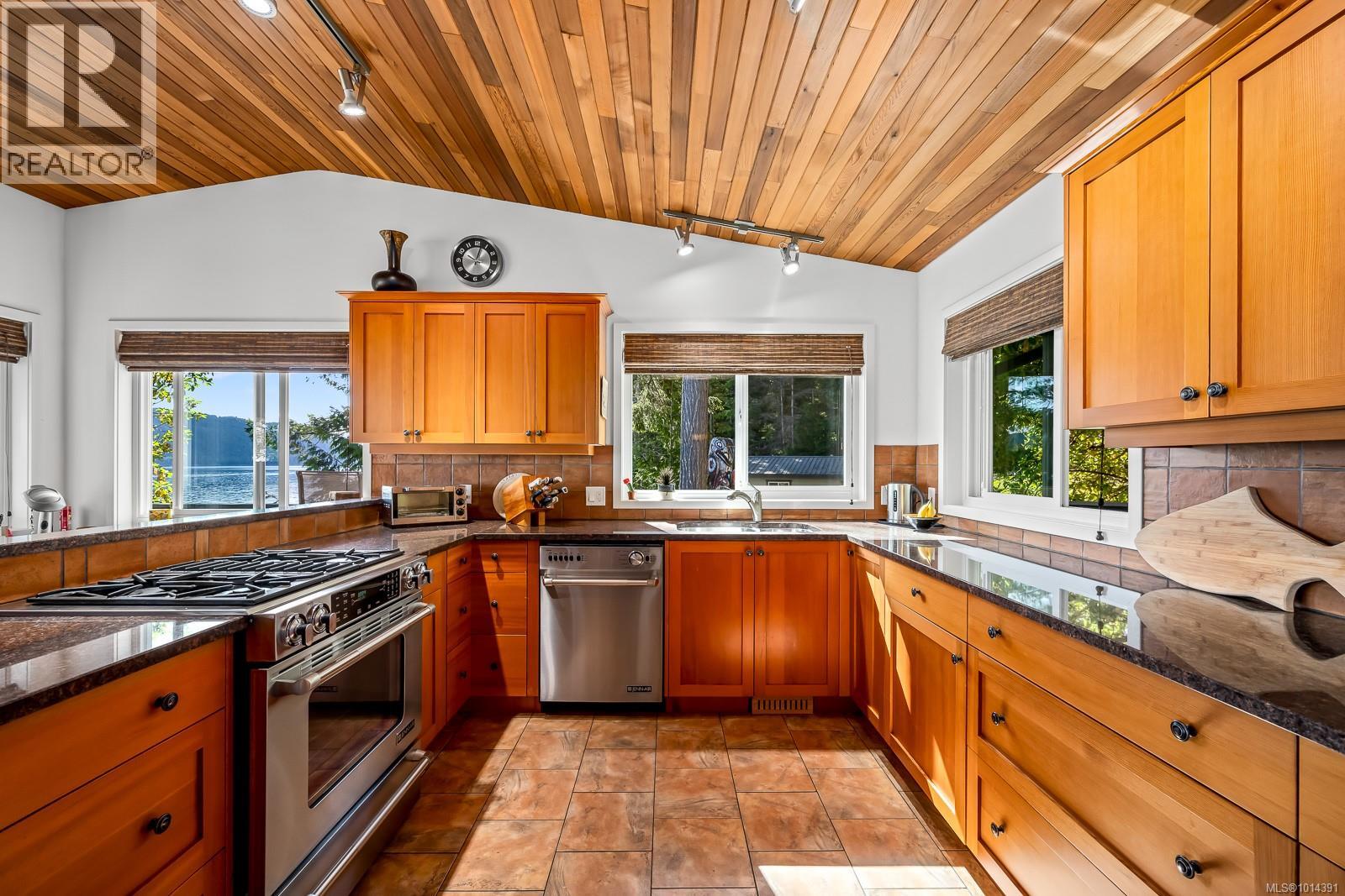 4940 East Rd, Denman Island, British Columbia  V0R 1T0 - Photo 15 - 1014391