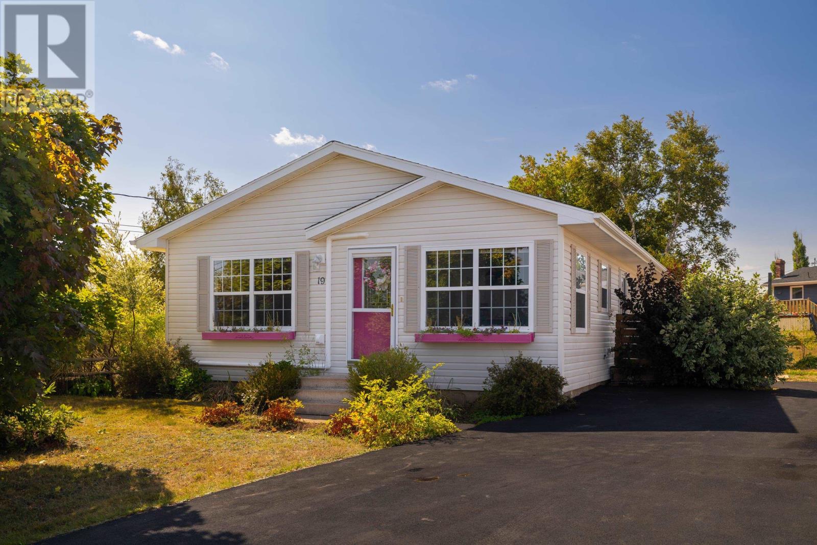 19 Deep River Drive, River Ridge Estates, Charlottetown, Prince Edward Island  C1C 1S3 - Photo 1 - 202523889