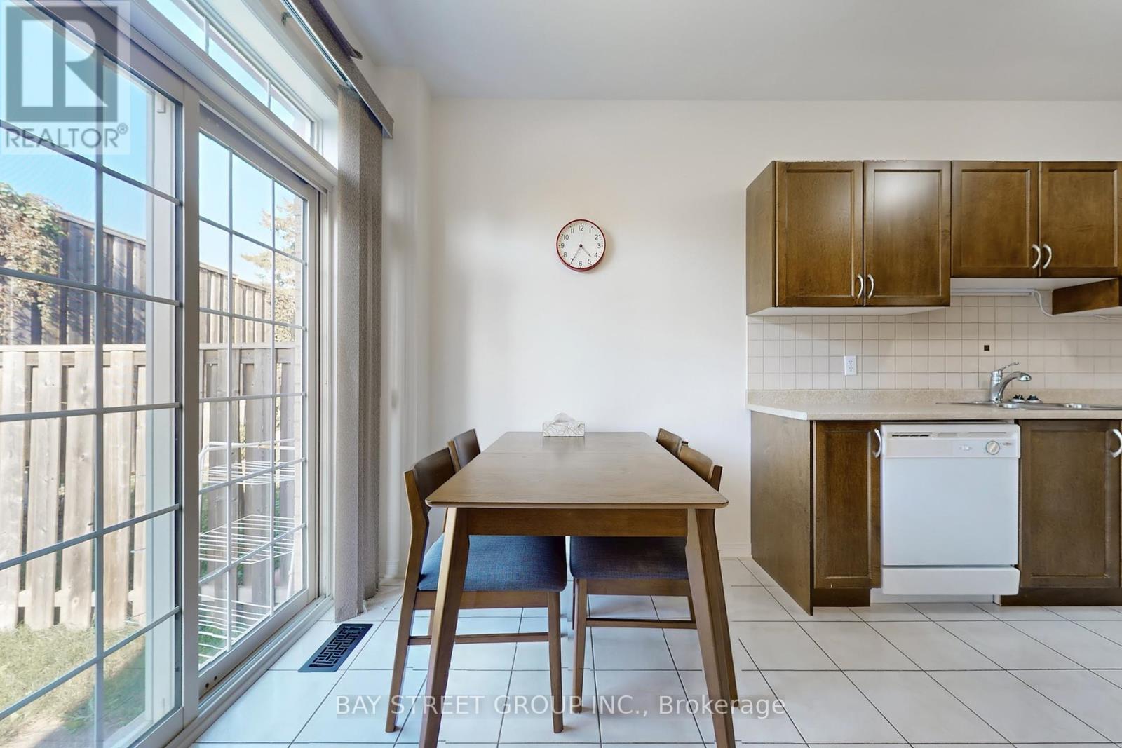 82 Coleluke Lane, Markham, Ontario  L3S 0B7 - Photo 10 - N12417405