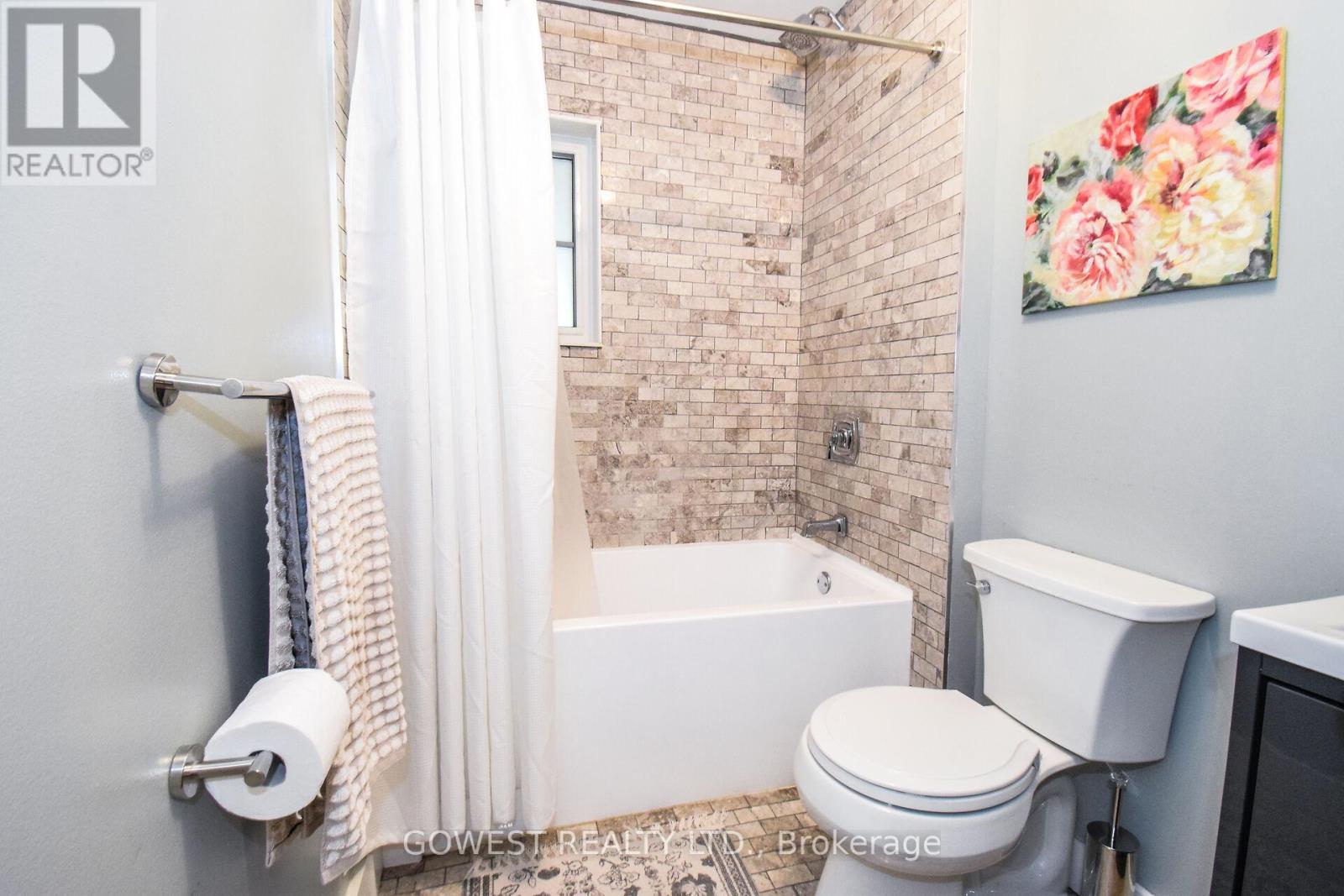 98 Delater Street, Niagara-On-The-Lake, Ontario  L0S 1J0 - Photo 20 - X12412707