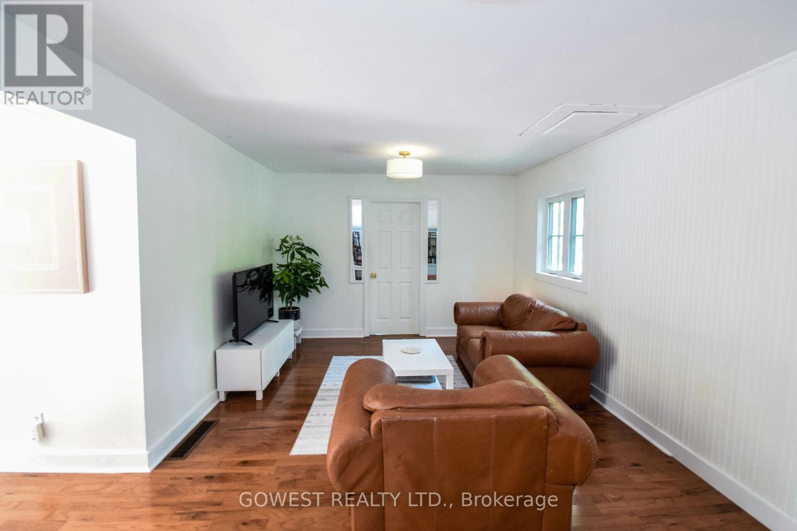 98 Delater Street, Niagara-On-The-Lake, Ontario  L0S 1J0 - Photo 6 - X12412707