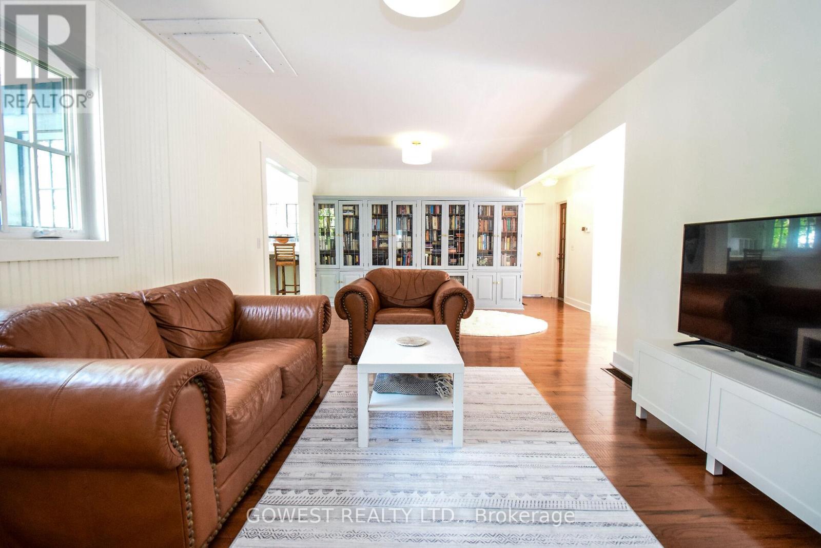 98 Delater Street, Niagara-On-The-Lake, Ontario  L0S 1J0 - Photo 9 - X12412707