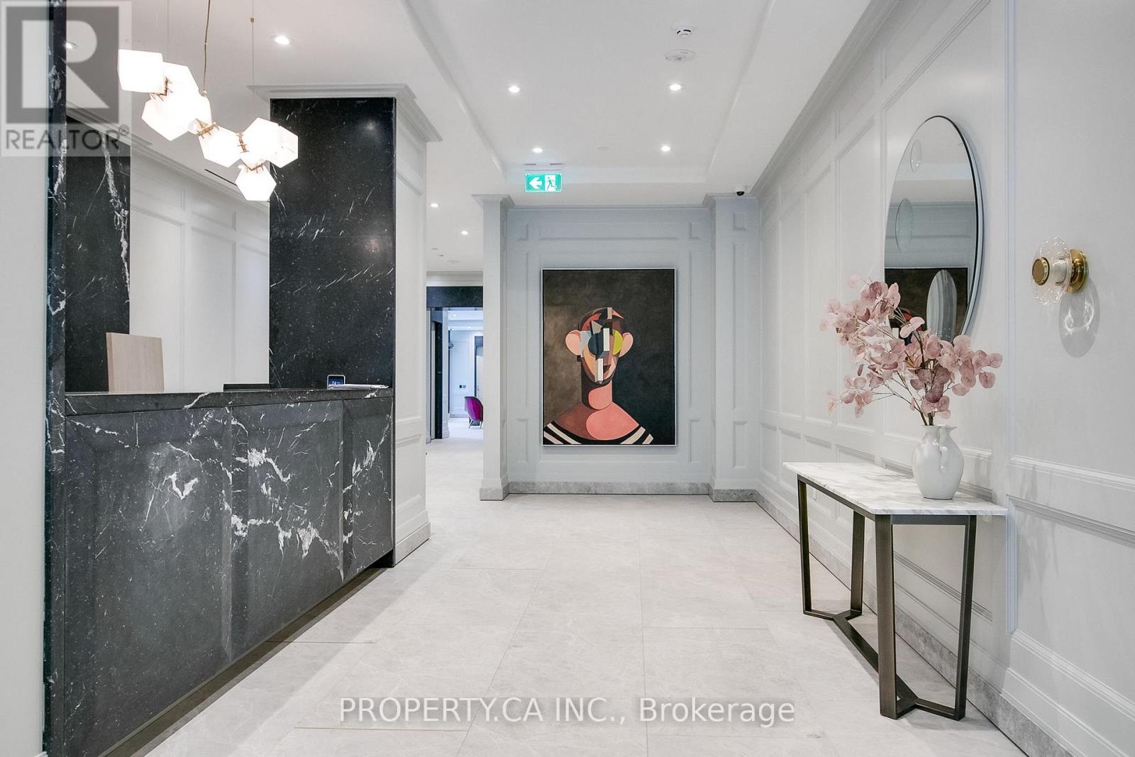 403 - 10 Prince Arthur Avenue, Toronto, Ontario  M5R 1A9 - Photo 4 - C12417299