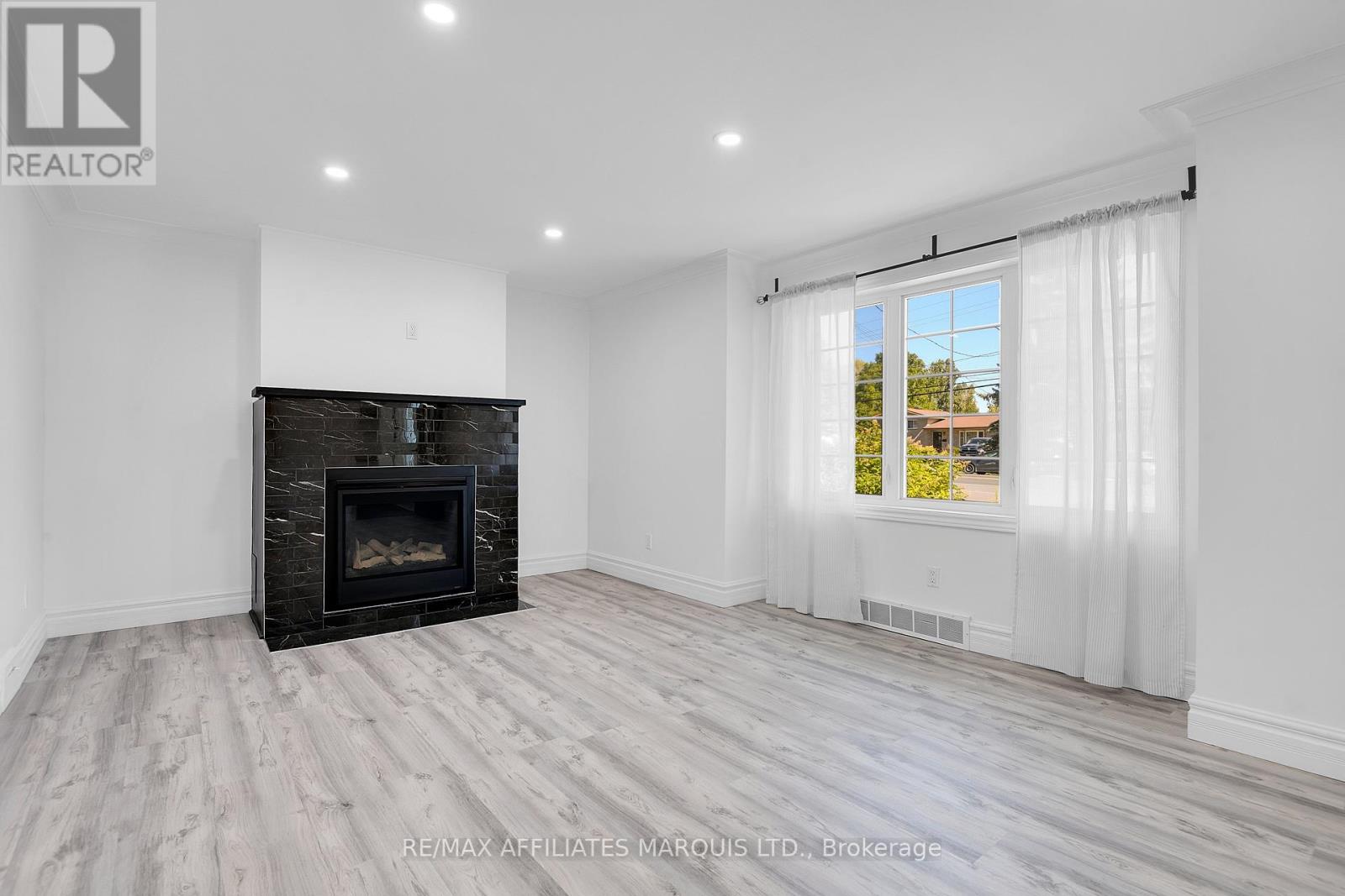 2030 Pitt Street, Cornwall, Ontario  K6J 5G1 - Photo 5 - X12417418