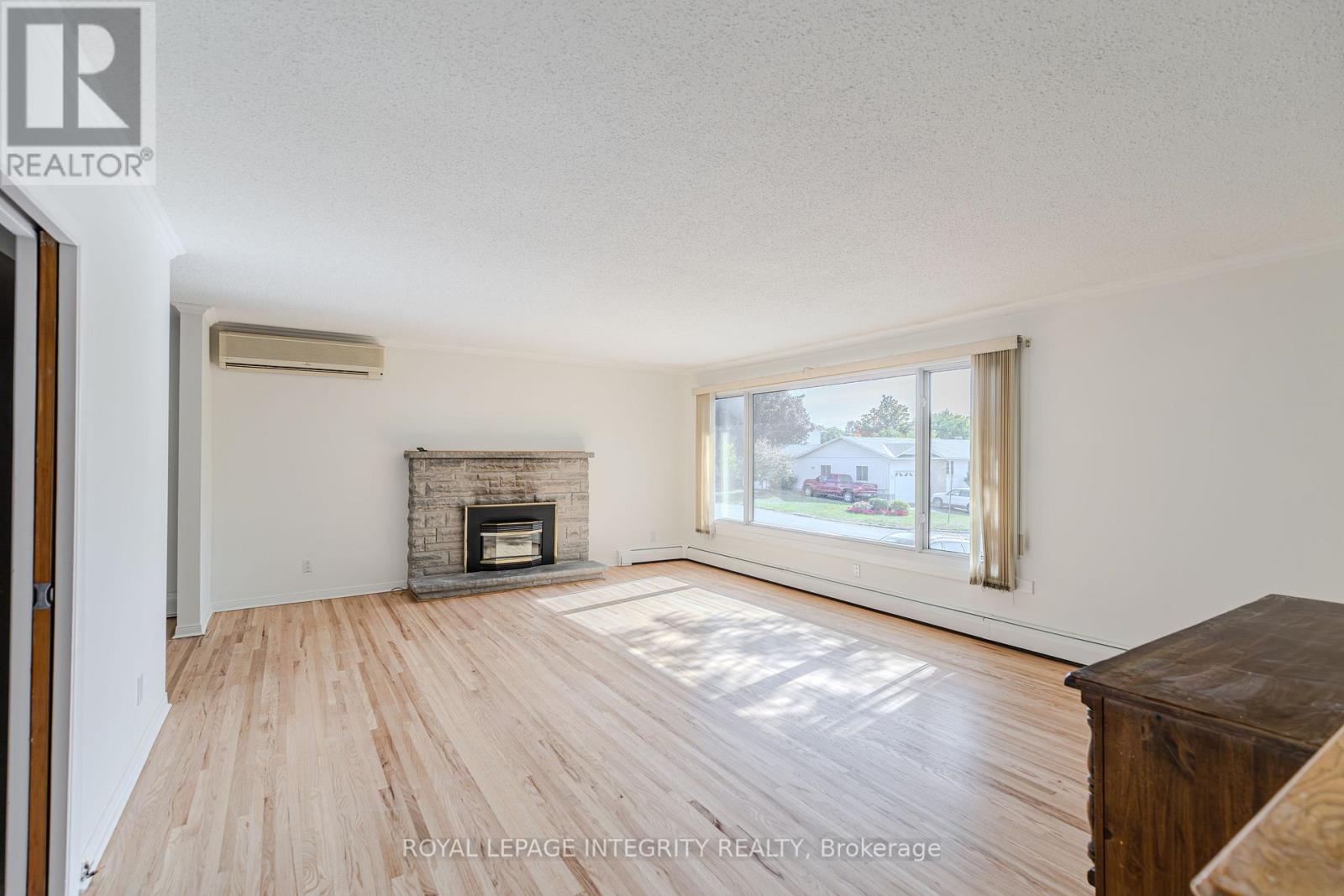 135 Desmond Avenue, Ottawa, Ontario  K2L 1E8 - Photo 10 - X12412817