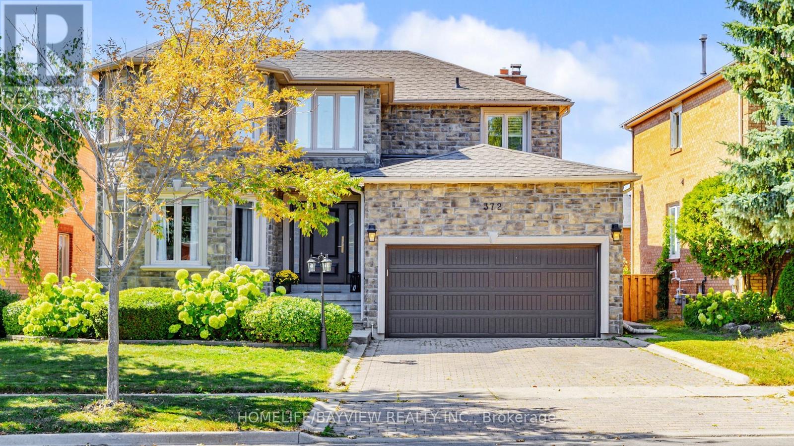 372 Greenock Drive, Vaughan (Maple), Ontario  L6A 1M5 - Photo 2 - N12417410