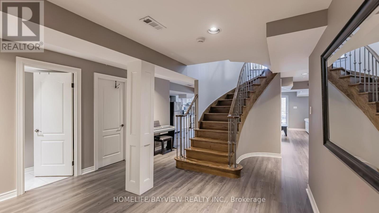 372 Greenock Drive, Vaughan (Maple), Ontario  L6A 1M5 - Photo 36 - N12417410