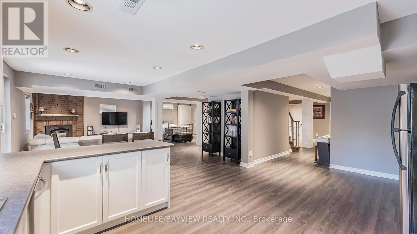 372 Greenock Drive, Vaughan (Maple), Ontario  L6A 1M5 - Photo 41 - N12417410