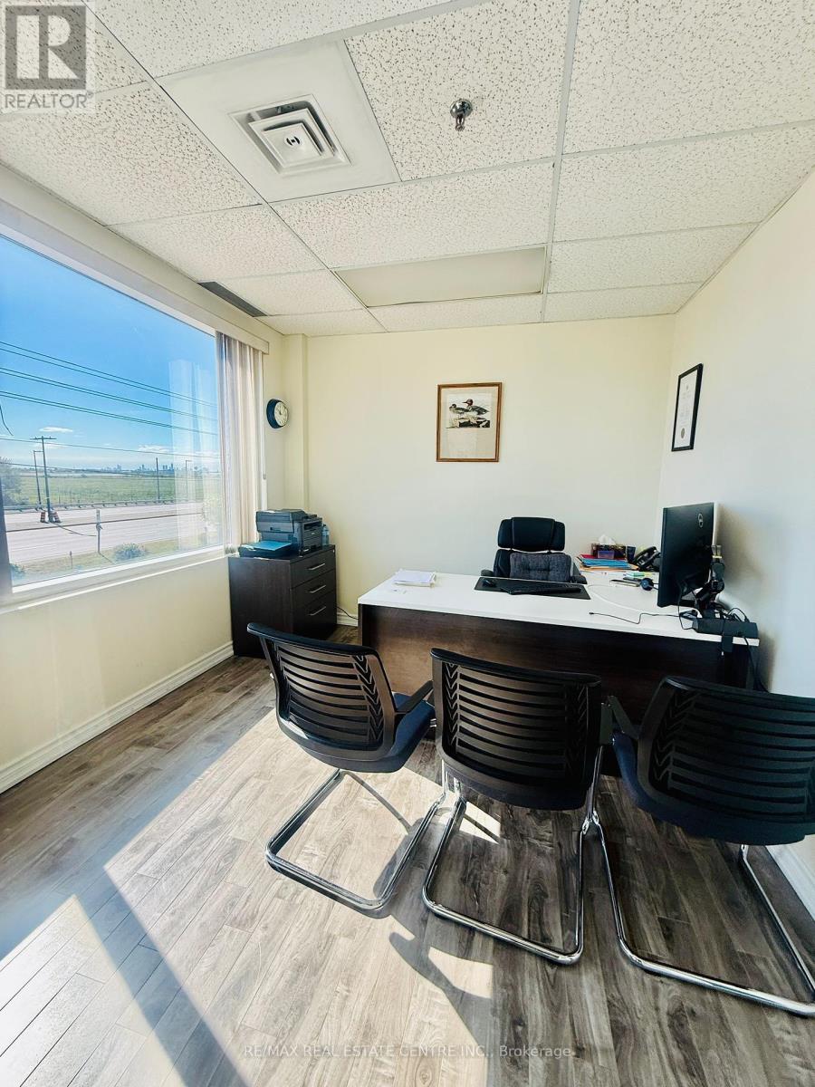 15upper - 2355 Derry Road E, Mississauga, Ontario  L5S 1V6 - Photo 9 - W12413731