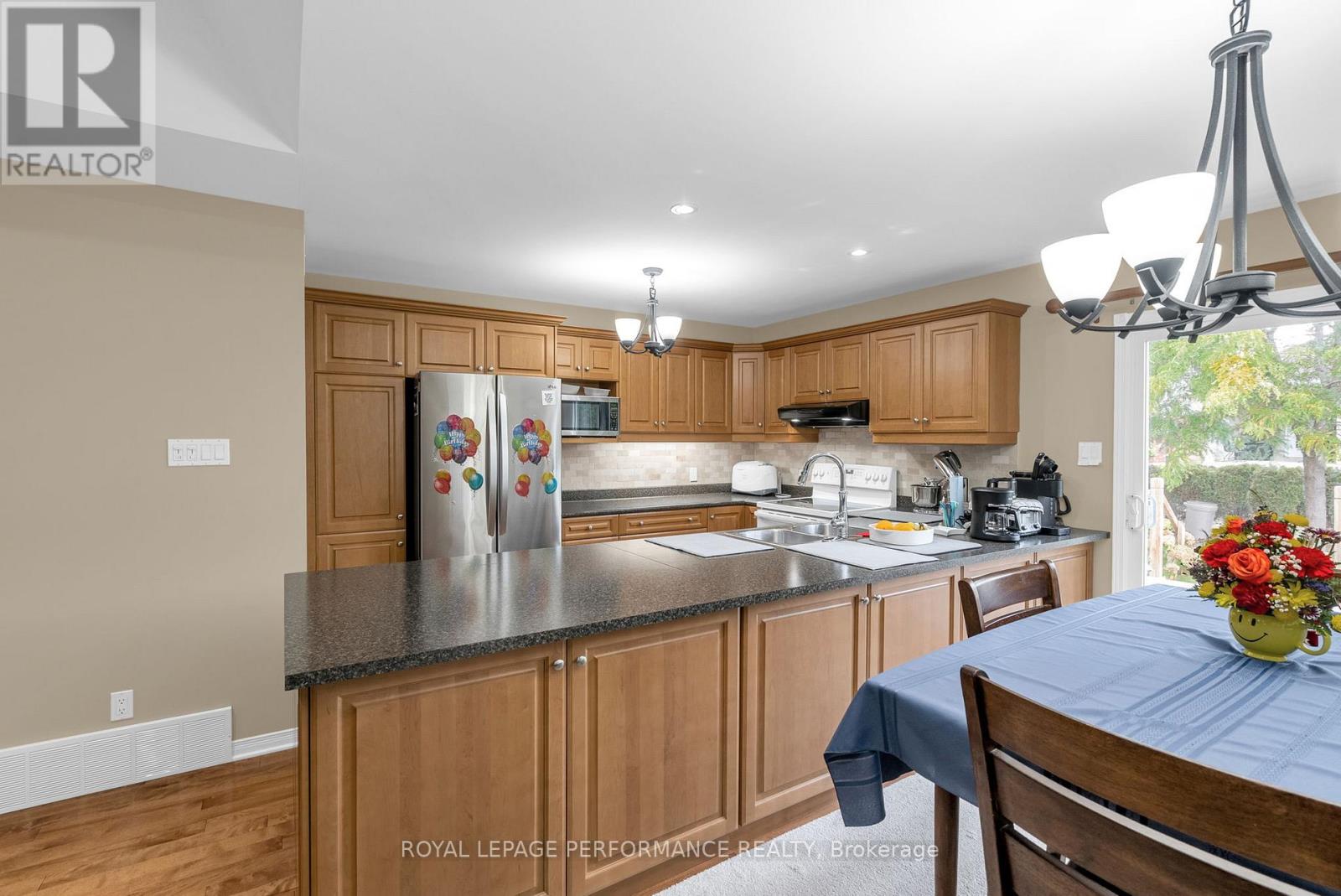 541 Dean Drive, Cornwall, Ontario  K6H 7H7 - Photo 15 - X12417430