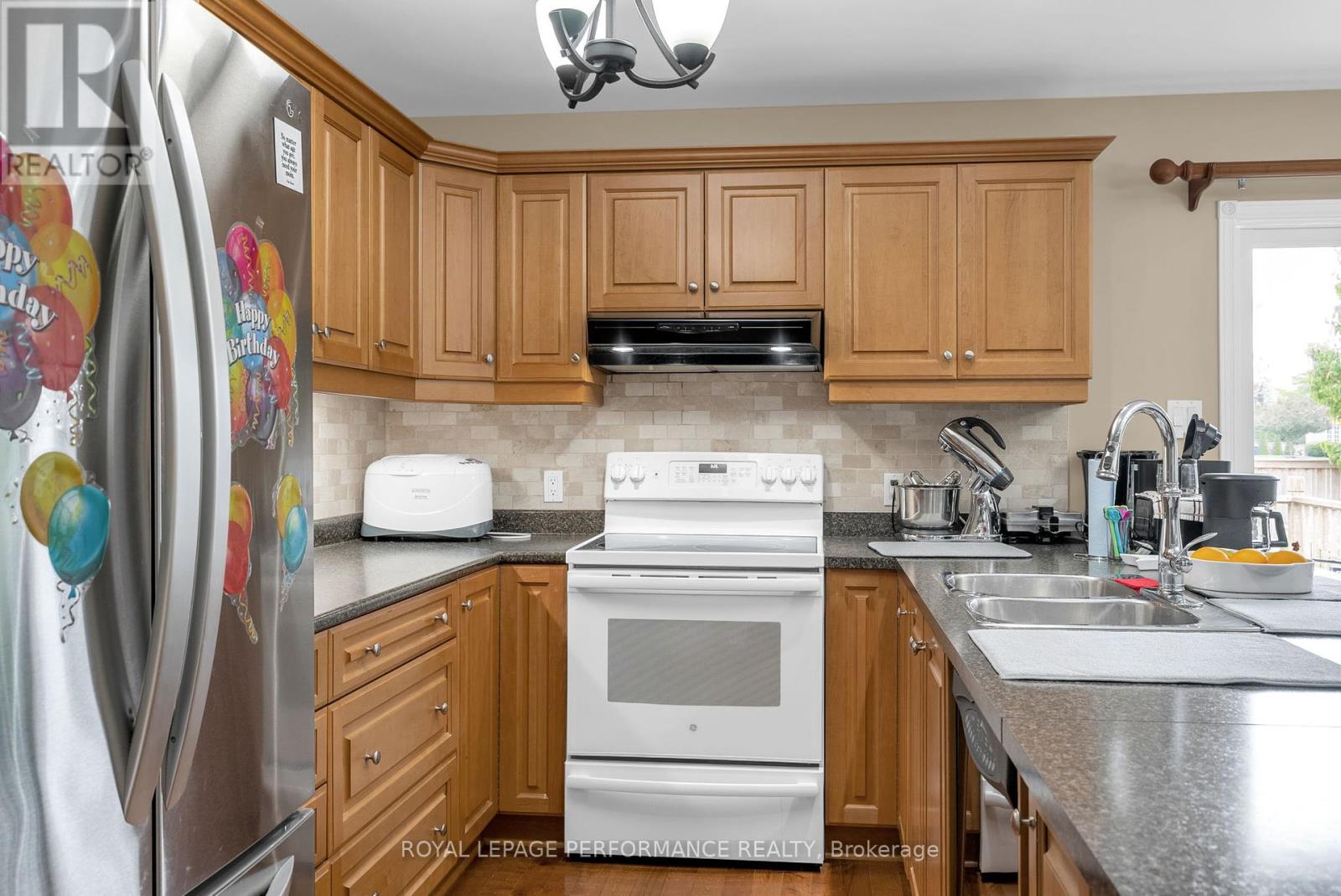 541 Dean Drive, Cornwall, Ontario  K6H 7H7 - Photo 17 - X12417430