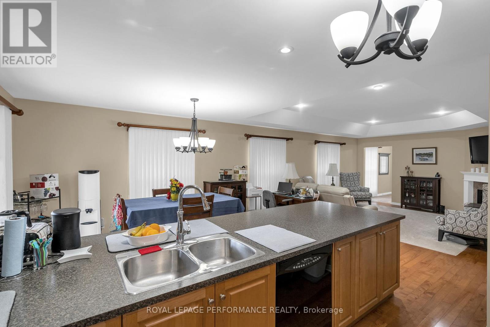 541 Dean Drive, Cornwall, Ontario  K6H 7H7 - Photo 18 - X12417430