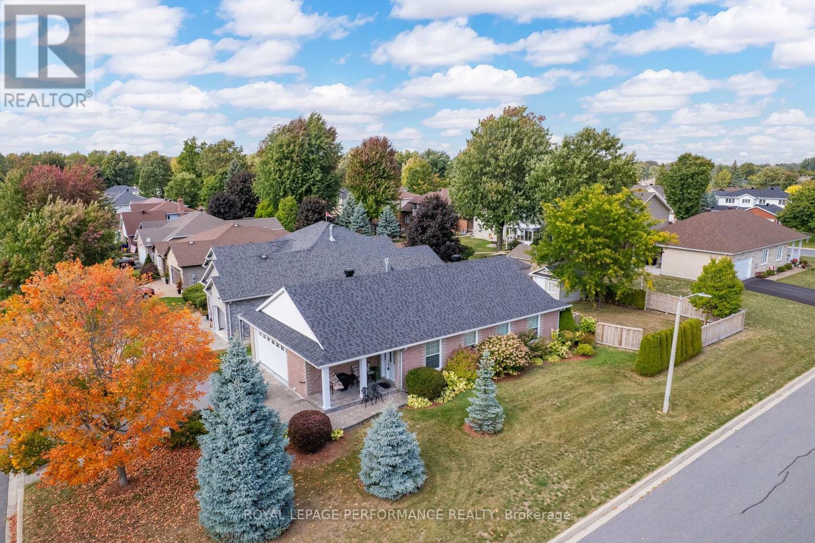 541 Dean Drive, Cornwall, Ontario  K6H 7H7 - Photo 3 - X12417430