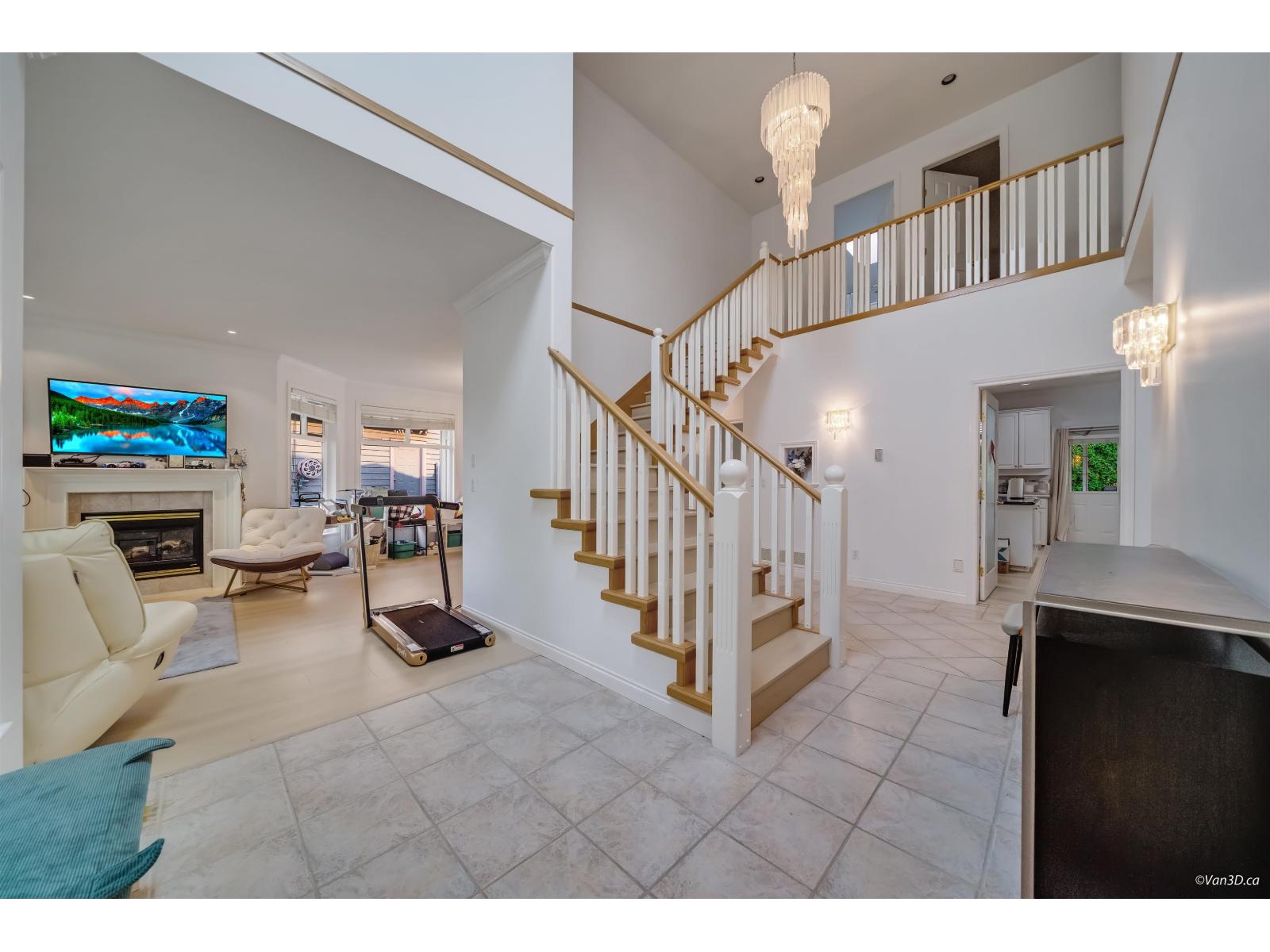 14946 22a Avenue, Surrey, British Columbia  V4A 9X3 - Photo 4 - R3050049