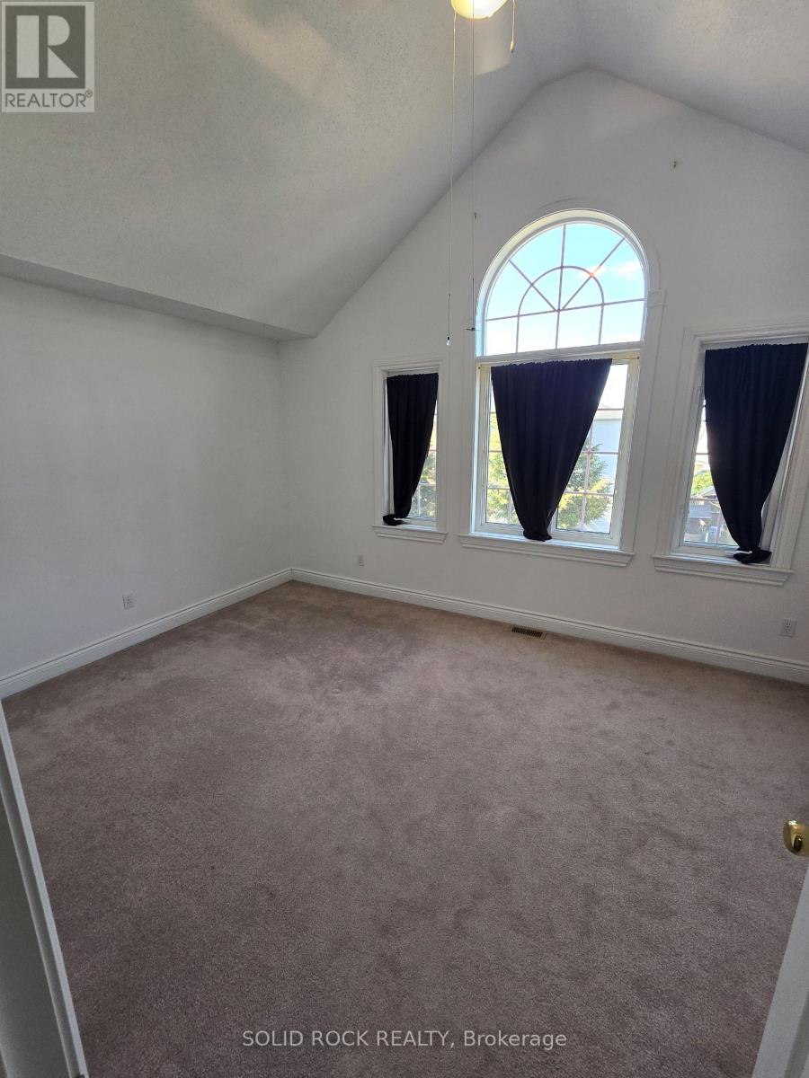 72 Castle Glen Crescent E, Ottawa, Ontario  K2L 4H1 - Photo 11 - X12408069