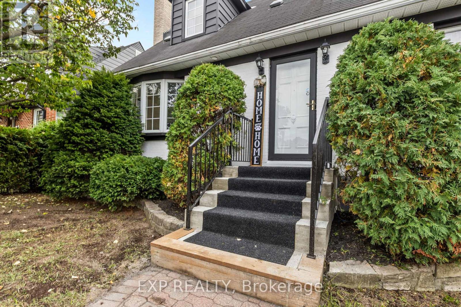 576 Donald Street, Ottawa, Ontario  K1K 1L6 - Photo 3 - X12417443