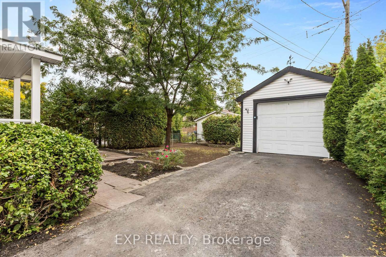 576 Donald Street, Ottawa, Ontario  K1K 1L6 - Photo 4 - X12417443