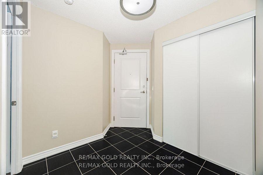 311 - 7730 Kipling Avenue, Vaughan, Ontario  L4L 1Y9 - Photo 6 - N12417442