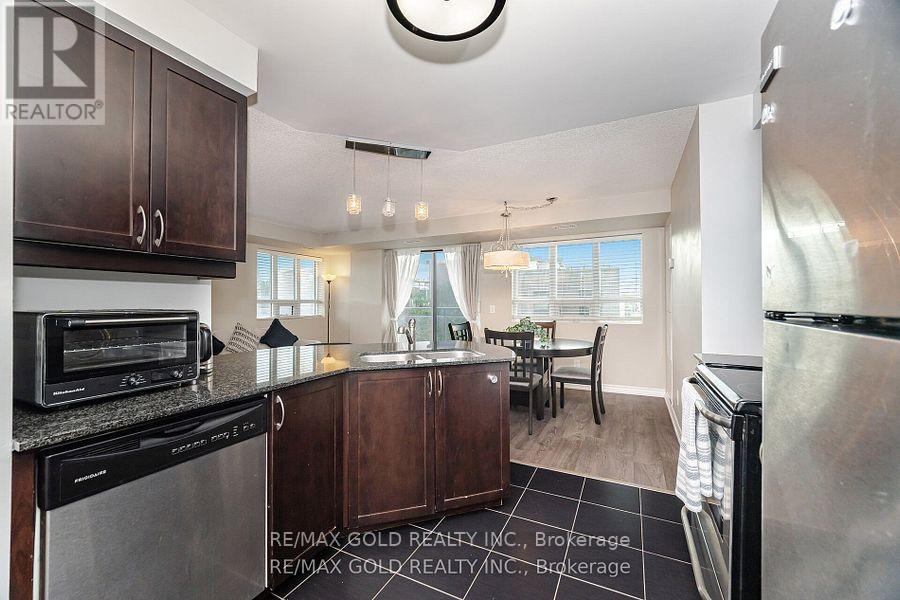 311 - 7730 Kipling Avenue, Vaughan, Ontario  L4L 1Y9 - Photo 9 - N12417442