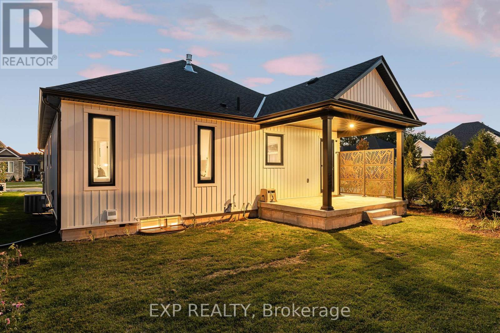 4242 Village Creek Drive, Fort Erie, Ontario  L0S 1S0 - Photo 40 - X12405806