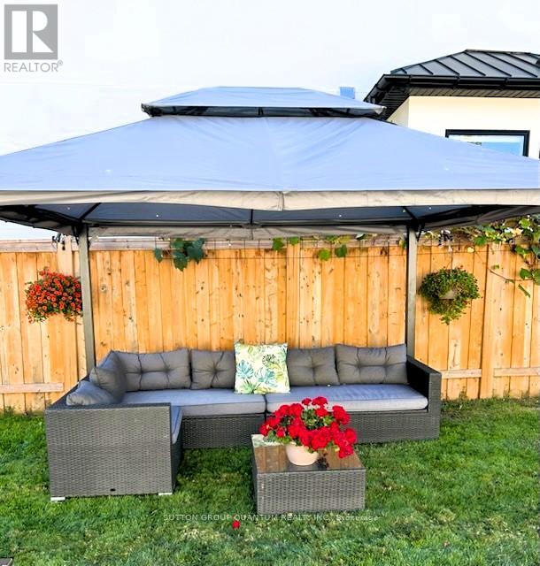 390 Wendall Place, Oakville (Wo West), Ontario  L6K 2M1 - Photo 42 - W12417447