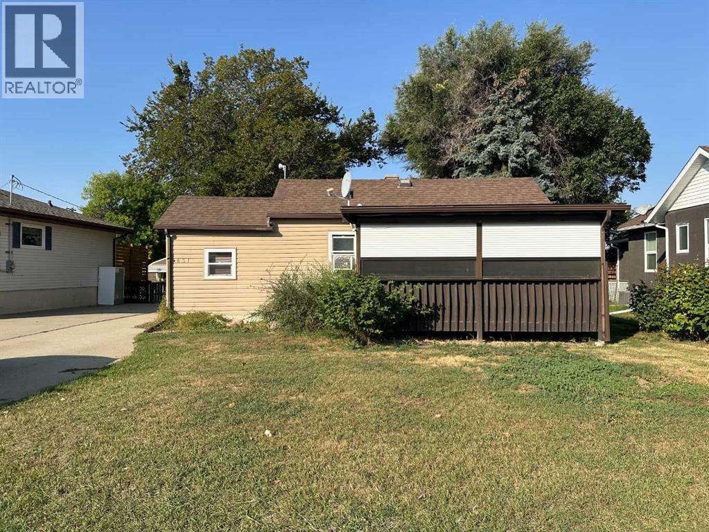 631 6 Street N, Vauxhall, Alberta  T0K 2K0 - Photo 2 - A2258403