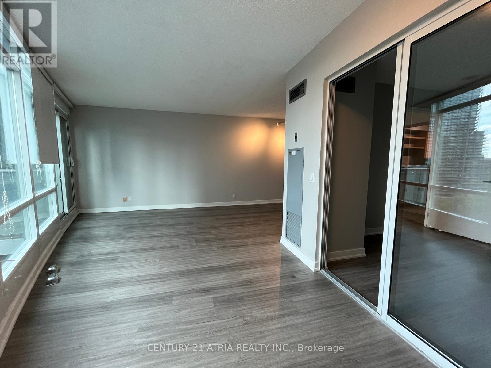 1902 - 373 Front Street W, Toronto (Waterfront Communities), Ontario  M5V 3R7 - Photo 6 - C12413813