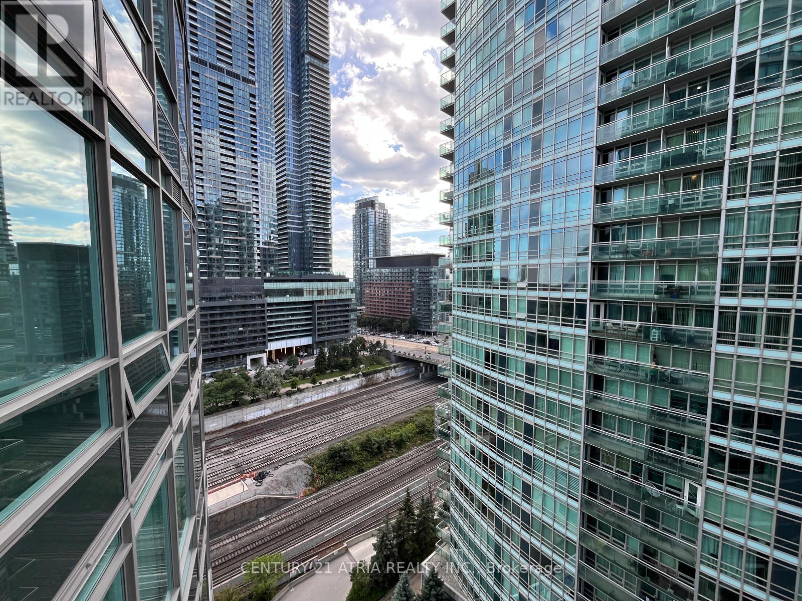 1902 - 373 Front Street W, Toronto (Waterfront Communities), Ontario  M5V 3R7 - Photo 9 - C12413813
