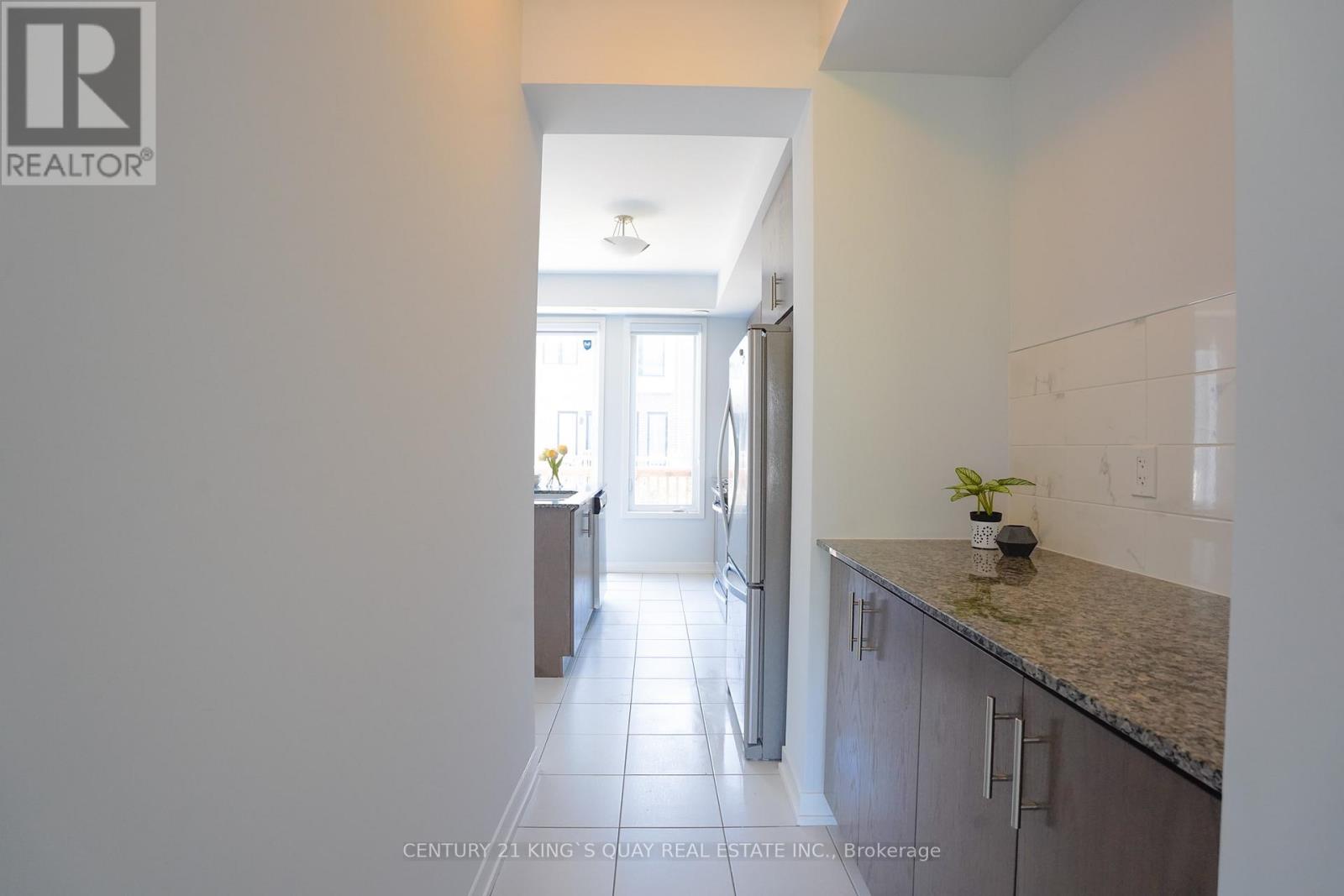 42 Fancamp Drive, Vaughan, Ontario  L6A 4Z1 - Photo 17 - N12414756