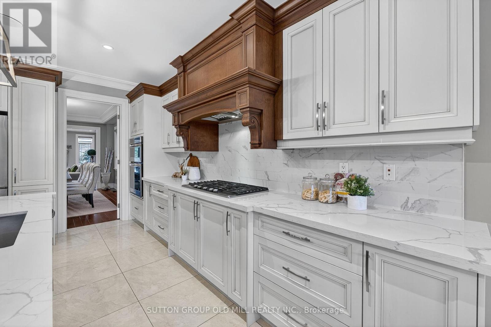 7 Cousins Drive, Aurora, Ontario  L4G 1B2 - Photo 17 - N12417468