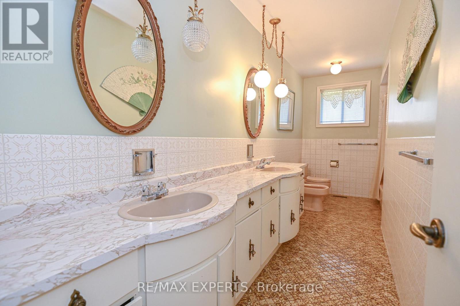 2355 Major Mackenzie Drive, Vaughan, Ontario  L6A 3Z2 - Photo 12 - N12417475