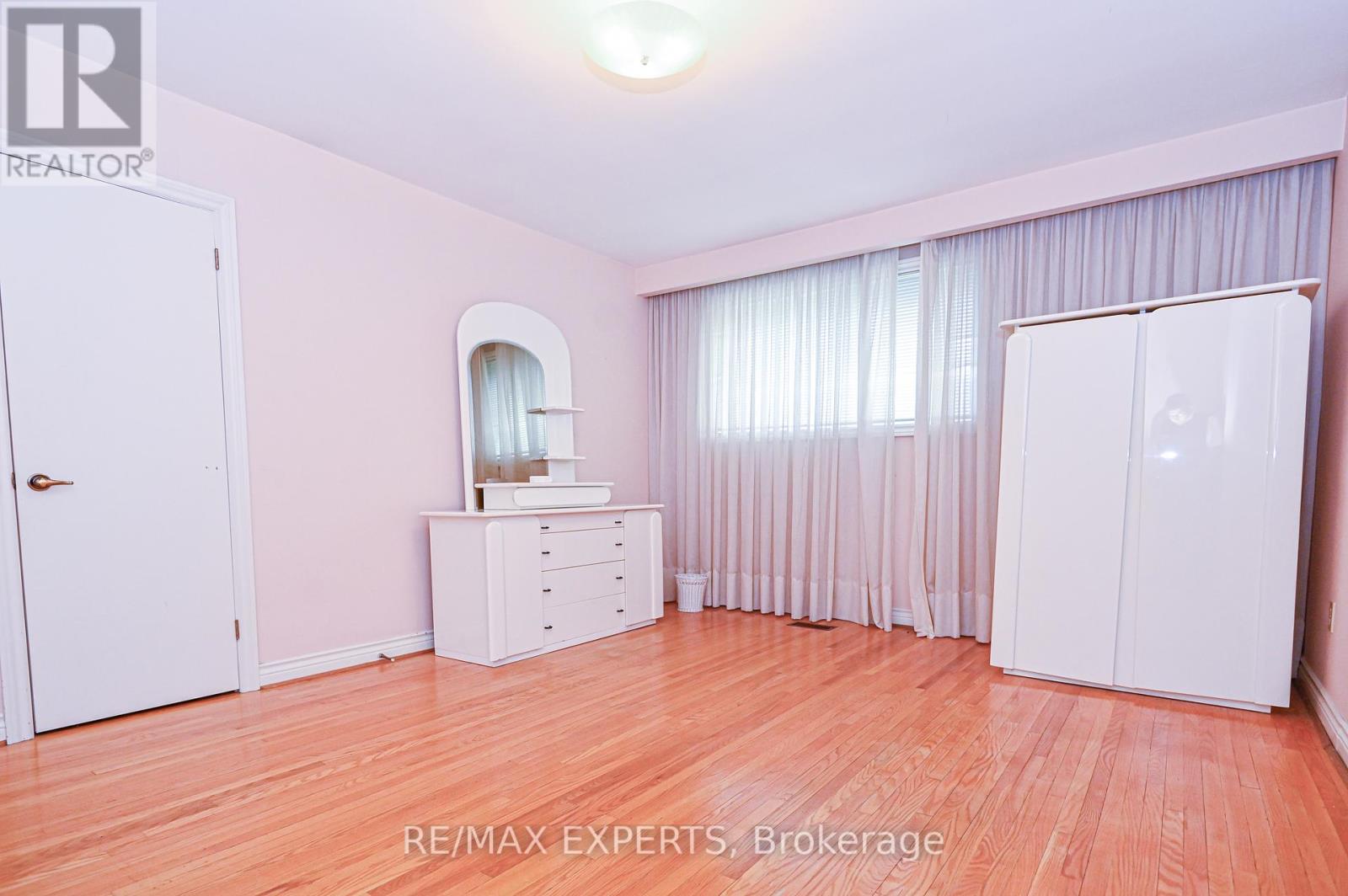 2355 Major Mackenzie Drive, Vaughan, Ontario  L6A 3Z2 - Photo 14 - N12417475