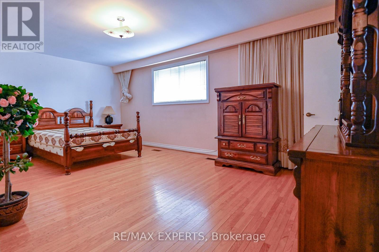 2355 Major Mackenzie Drive, Vaughan, Ontario  L6A 3Z2 - Photo 15 - N12417475