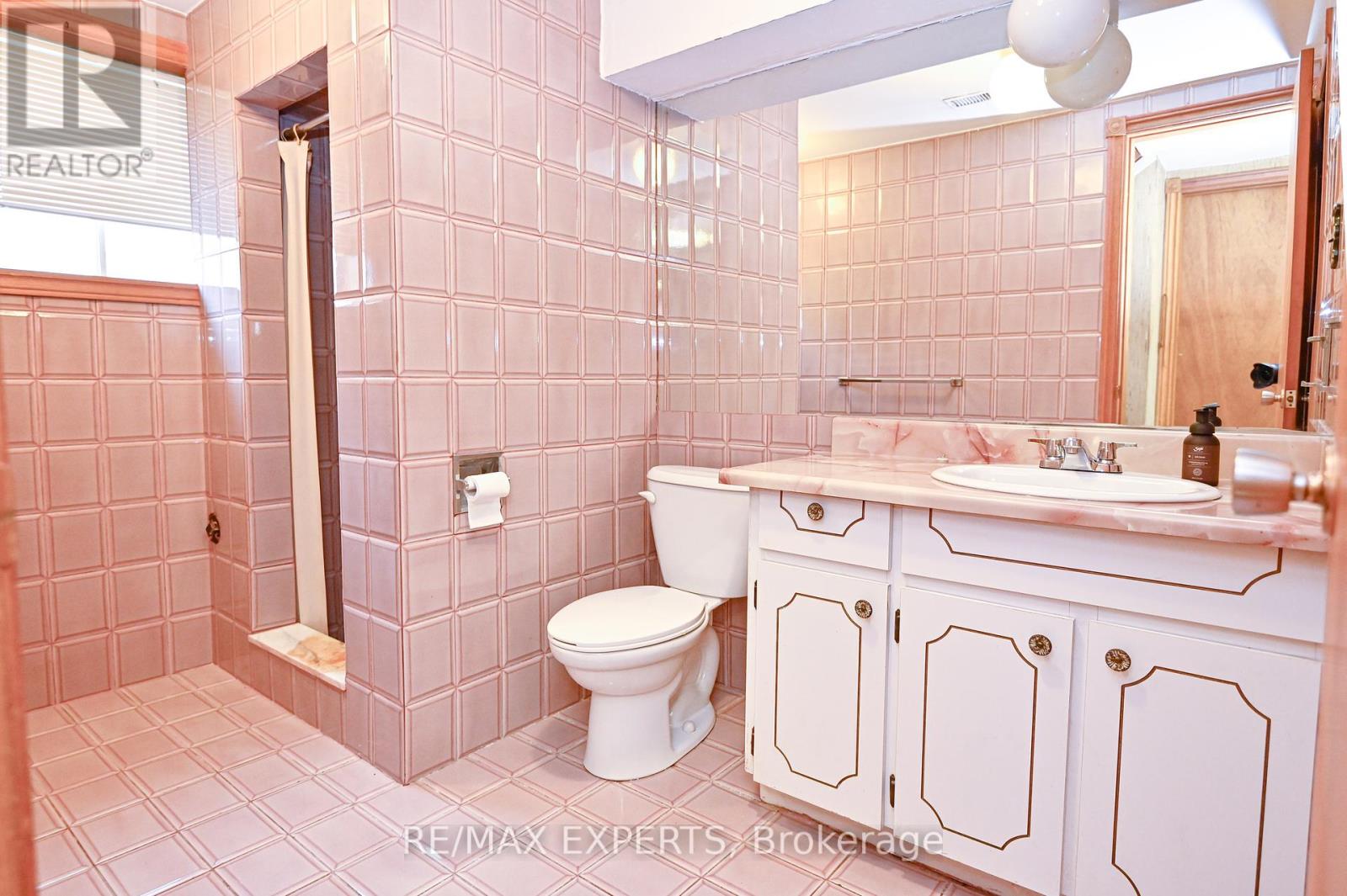 2355 Major Mackenzie Drive, Vaughan, Ontario  L6A 3Z2 - Photo 18 - N12417475