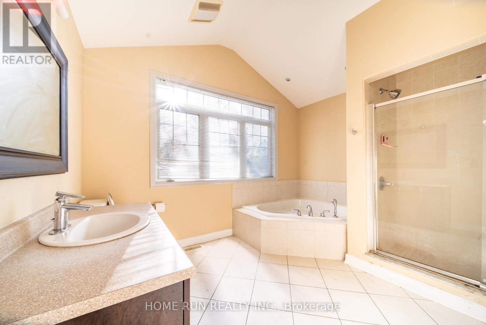 46 St Helen's Place, Ottawa, Ontario  K2G 2P1 - Photo 15 - X12417482
