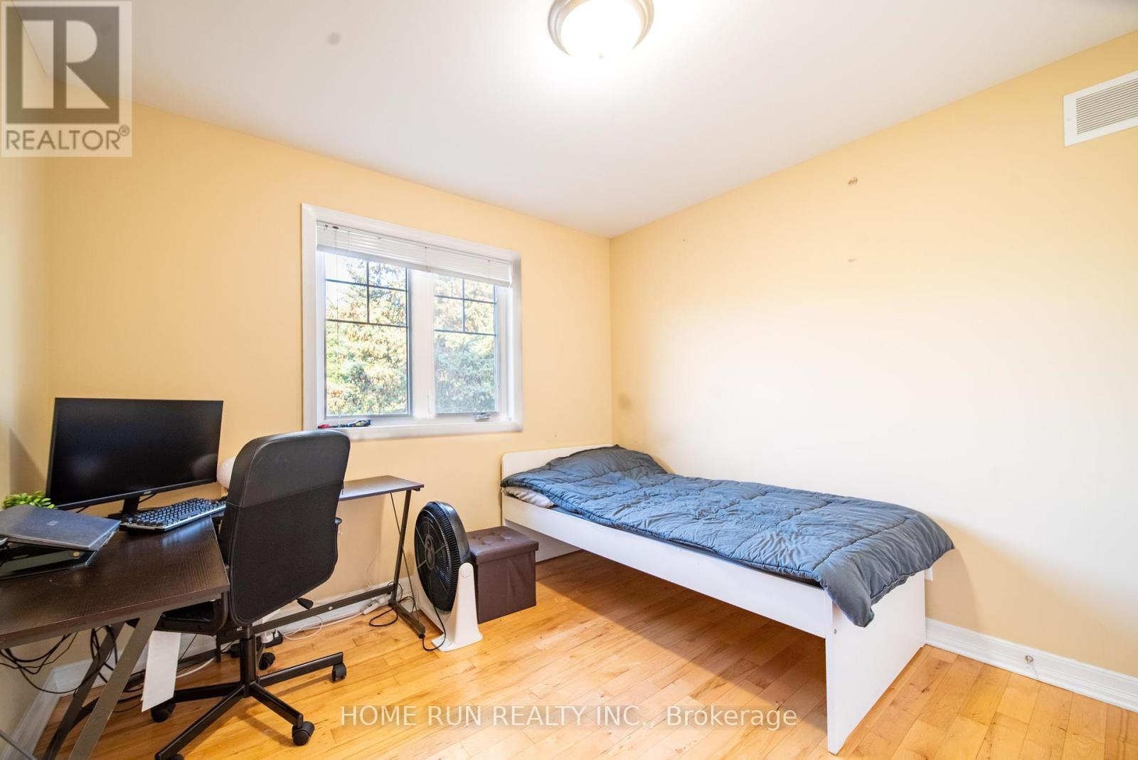 46 St Helen's Place, Ottawa, Ontario  K2G 2P1 - Photo 17 - X12417482